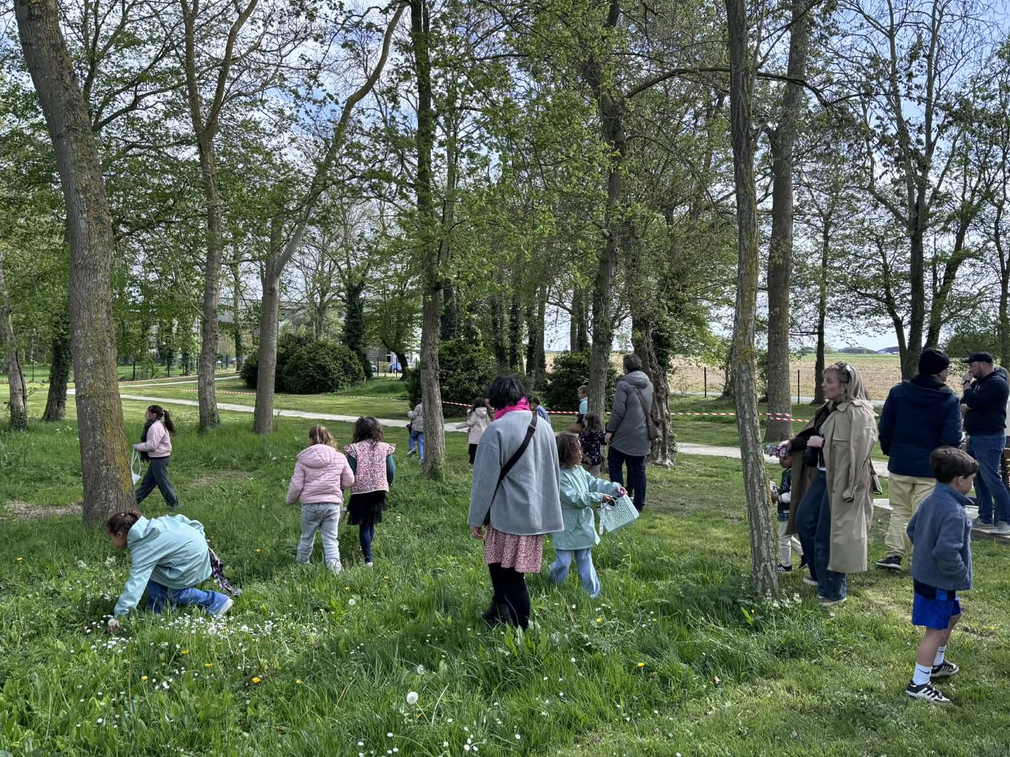 Chasse aux œufs du CCAS : un bel après-midi au bois Lefèvre